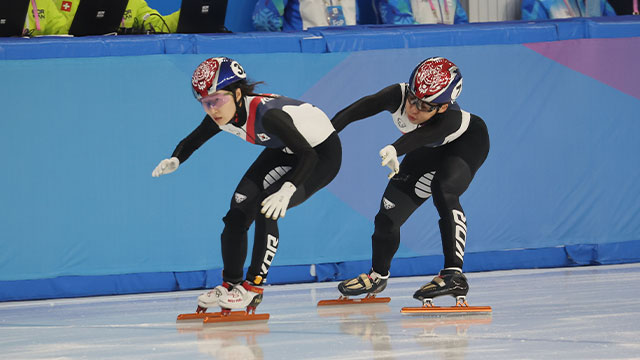 [속보] 한국 쇼트트랙, 혼성 2000m 계주 금메달<br>…대회 첫 금메달