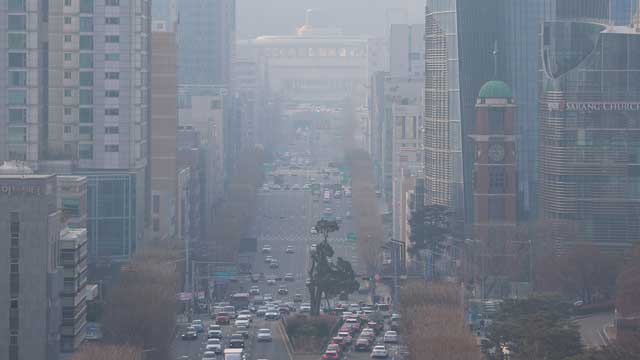 짙은 안개 주의…서쪽 지역 <br>초미세먼지 ‘나쁨’