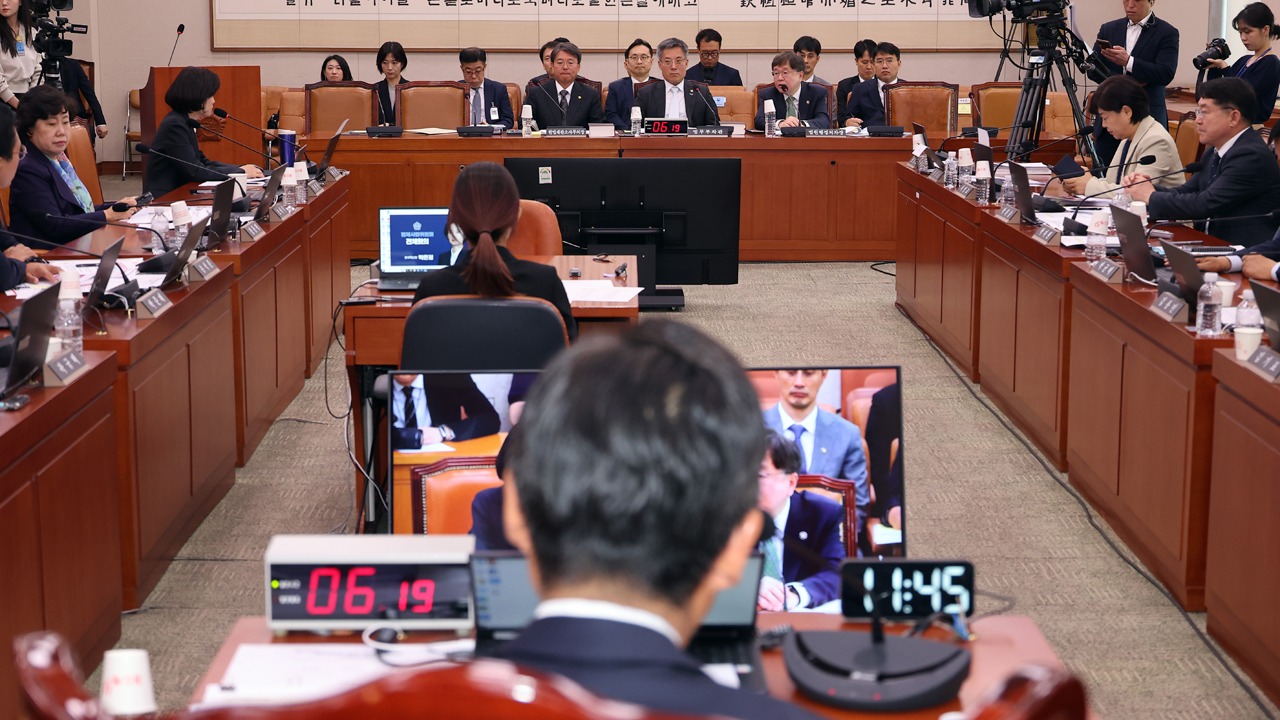 “대통령 되면 형사재판 중지” 형소법 개정안, 민주당 주도 법사위 상정