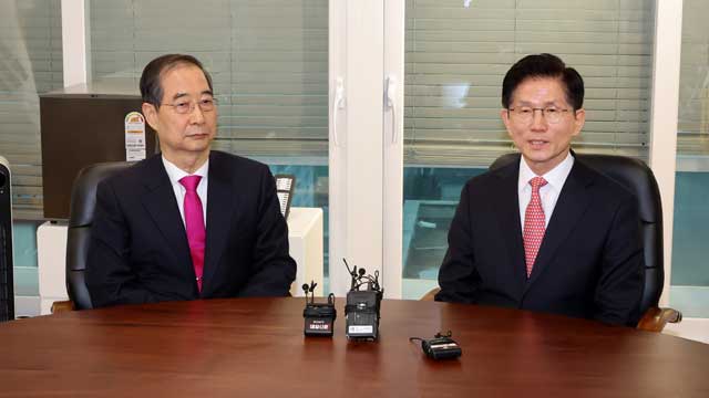 김문수·한덕수 회동…‘선대위원장’ 제안에 <br>한덕수 “실무 논의”