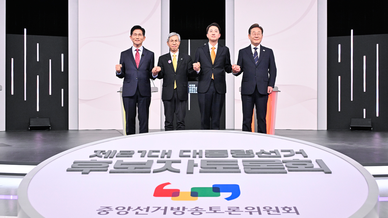 첫 TV 토론…이재명 “유능한 일꾼” 김문수 “일자리 대통령”