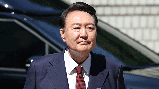 [속보] 내란 특검, 윤석열 전 대통령 체포영장 청구
