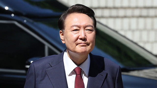 [속보] 윤 전 대통령 측 “28일 지하주차장으로 출석…열어줄지 말지는 특검 몫”
