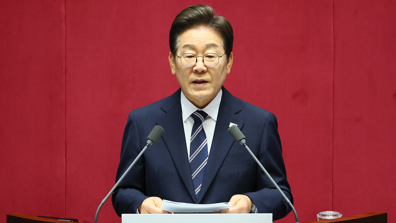 이 대통령, 국회 시정연설…“무너진 경제 회복·민생 살리는 일 시급”