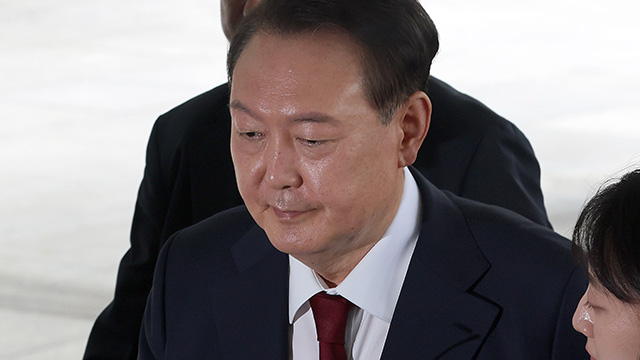 심야 조사 진행 중…“추가소환 예정”