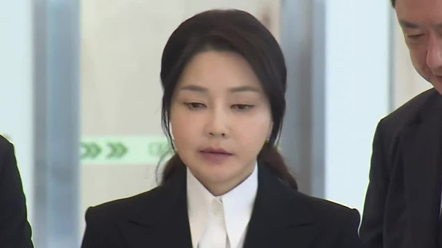 심야조사·영상녹화 없이…변호사 3명 대동하고 조사