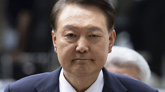법무부 “윤석열 ‘실명 위기’ 아냐”…윤 측 “구치소 들어갈 때와 달라”