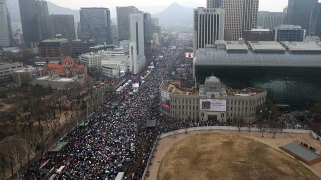 [속보] 5호선 광화문역 열차 무정차 통과…대규모 집회 영향