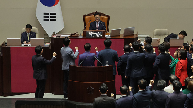 [속보] 우원식 국회의장 ”정부, 최상목 면직 통지<br>…탄핵안 표결 중지”