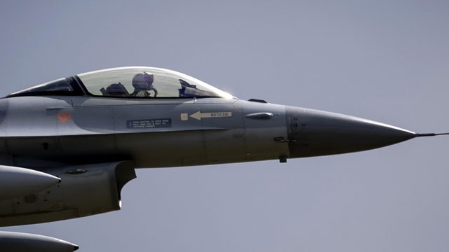 러시아, 우크라이나 F-16 처음 격추한 군인들에 포상금 지급