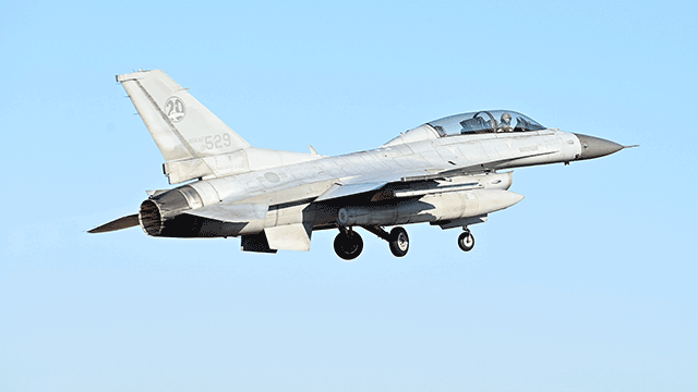 한국 KF-16 전투기, 알래스카서 훈련 중 파손…<br>조종사 비상 탈출