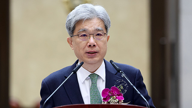 헌재소장 후보자 김상환…헌법재판관 후보자 오영준 지명 