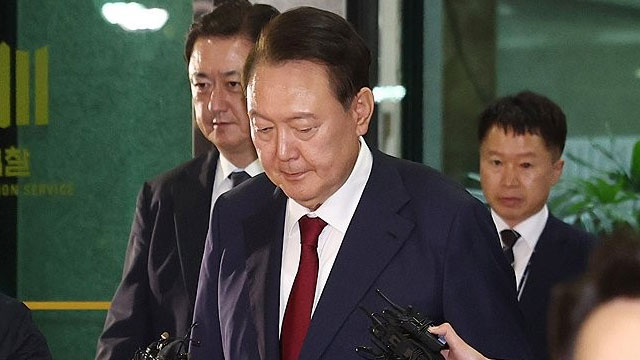 [속보] 윤석열 전 대통령, 30일 내란특검 조사 출석기일 변경 요청