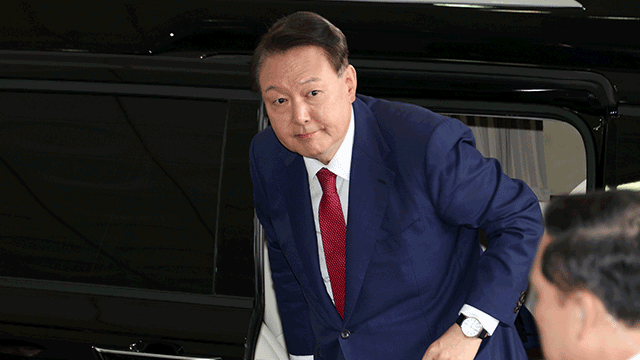 내란 특검 “윤 전 대통령 조사 오후 6시34분 종료…조서 열람 중”