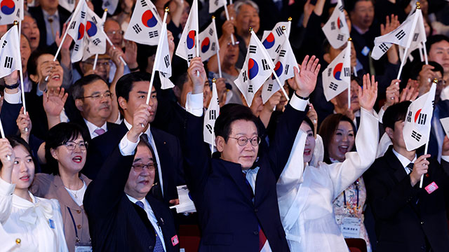 이 대통령 “재외동포 희생에 대한민국 눈부신 성취…국격 높여 보답”