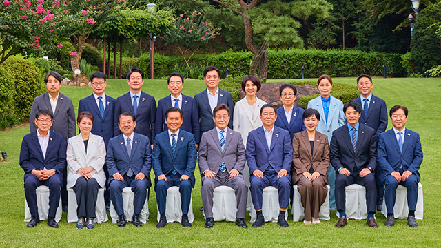 이 대통령·민주 지도부 만찬…“추석 전까지 검찰개혁 입법”
