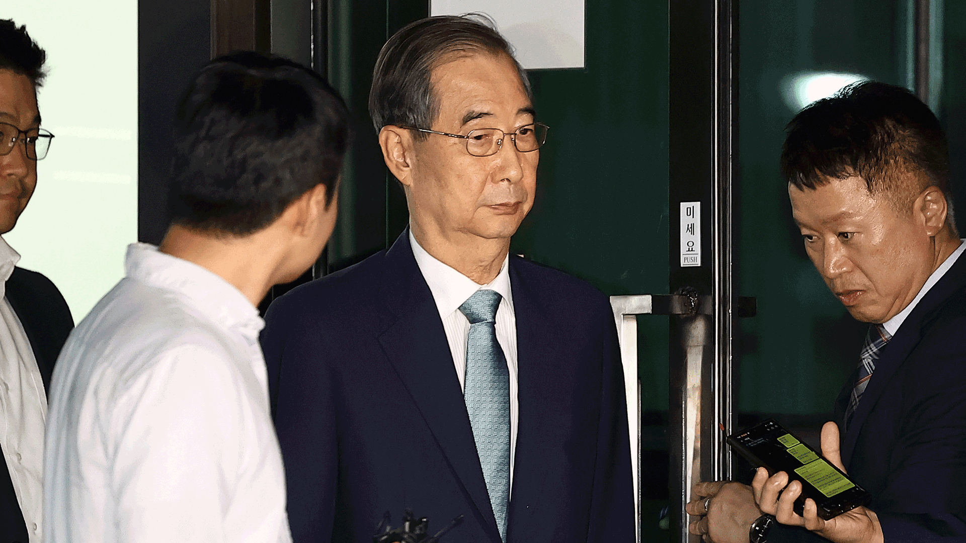 한덕수 밤샘조사 후 3차 소환 …“국가 수호 책임 다했나”