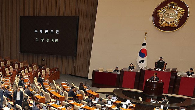 ‘더 센 상법개정안’ 본회의 상정<br>…국민의힘, 필리버스터 시작
